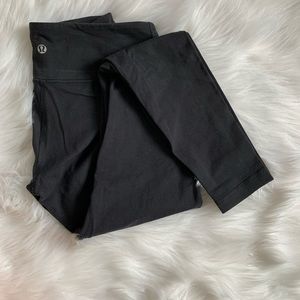 Lululemon Black Wunder Unders Size 6